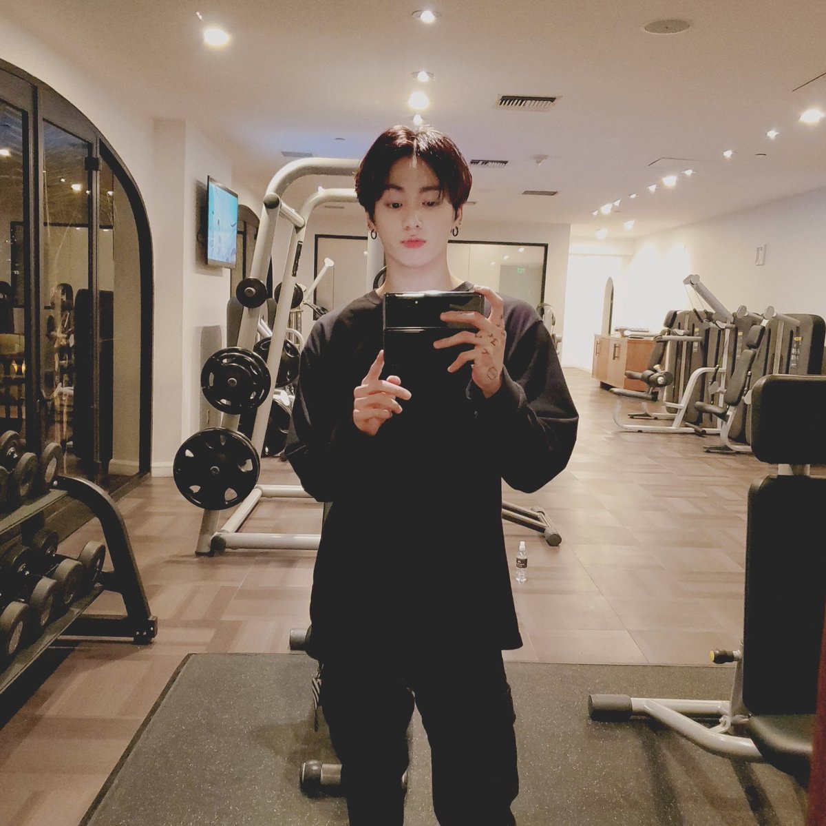 mirror selcas after working hard