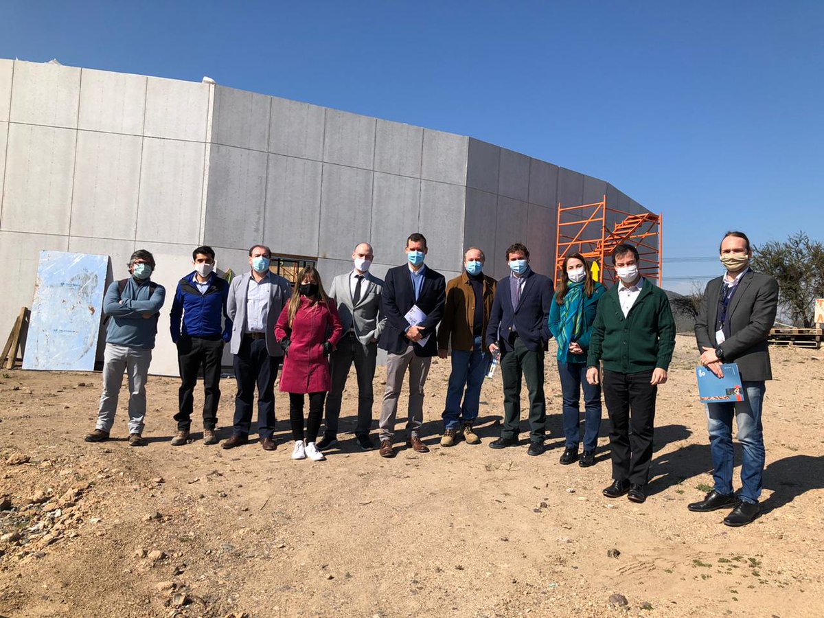 Hoy VPE <a href="/PabloterrazasL/">Pablo Terrazas</a> y Ministro <a href="/LucasPalaciosC/">Lucas Palacios</a> visitaron avance de uno de nuestros <a href="/cetalimentos/">CeTA Alimentos</a>, en Laguna Carén. Es el 1ero de la zona centro y apuntará al desarrollo sustentable de ingredientes saludables con modernas tecnologías en beneficio de pymes y emprendedores de 🇨🇱