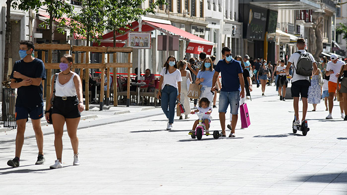 Au regard de l'évolution de la diffusion du coronavirus, le <a href="/prefetrhone/">Préfète de région Auvergne-Rhône-Alpes et du Rhône</a> rend le port du masque obligatoire dans l'ensemble de la ville de Lyon, à compter du 1er septembre. bit.ly/2QGZ6cA