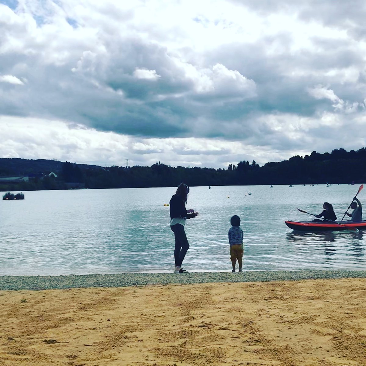 Nicky__Crawford's tweet photo. Took the kids kayaking and paddle boarding today #didntfallin #waterbabies https://t.co/mR4czvjE6T