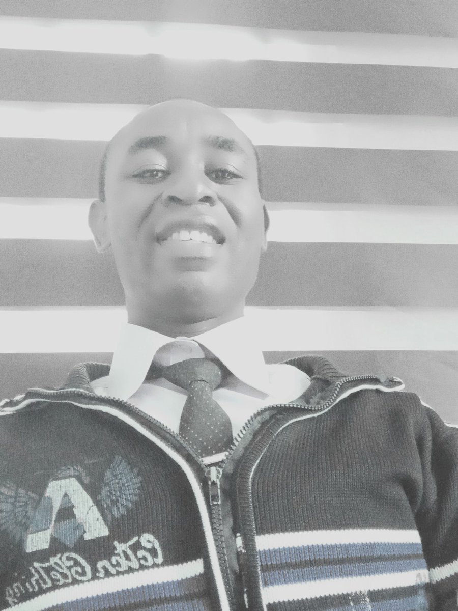 Xhallum's tweet photo. #MotivationalMonday

It takes a lot of Courage to push through hard times. I know because I have been there. Just like me, NEVER GIVE UP. Good things will come your way again...

@YIAGA
@NGYouthSDGs
@ossap_sdgs

#InspirationMonday
#NeverGiveUp

#SAB
#Legend2020
#SDGsGovernor https://t.co/TMyzVtj7kw