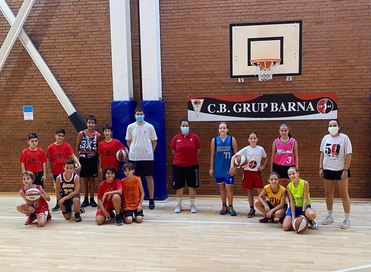 CBGRUPBARNA's tweet photo. ⏩Avui hem començat el primer torn del campus i hem pogut gaudir d’un entrenament amb l’Olga Vàzquez, Seleccionadora Mini Femenina. Moltes gràcies, Olga!
Estigueu atents que cada dia tenim un entrenador convidat diferent!!

#InterGrafBCN #outletmoto #barnaddictes 🏀⚡️ #WeTheClot https://t.co/TayRd3vsAh