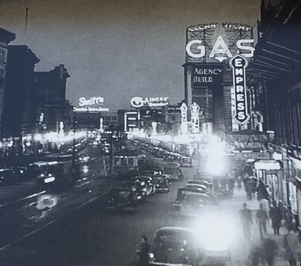 Some beautiful old photos of Jasper Ave, Edmonton during the neon sign days, courtesy of Brian Piche @ Historical Edmonton.  Relive these days at the Neon Sign Museum of which Hi Signs is proudly part of.  #yegsigns #neonsigns #neonsignmuseum #edmontonneon