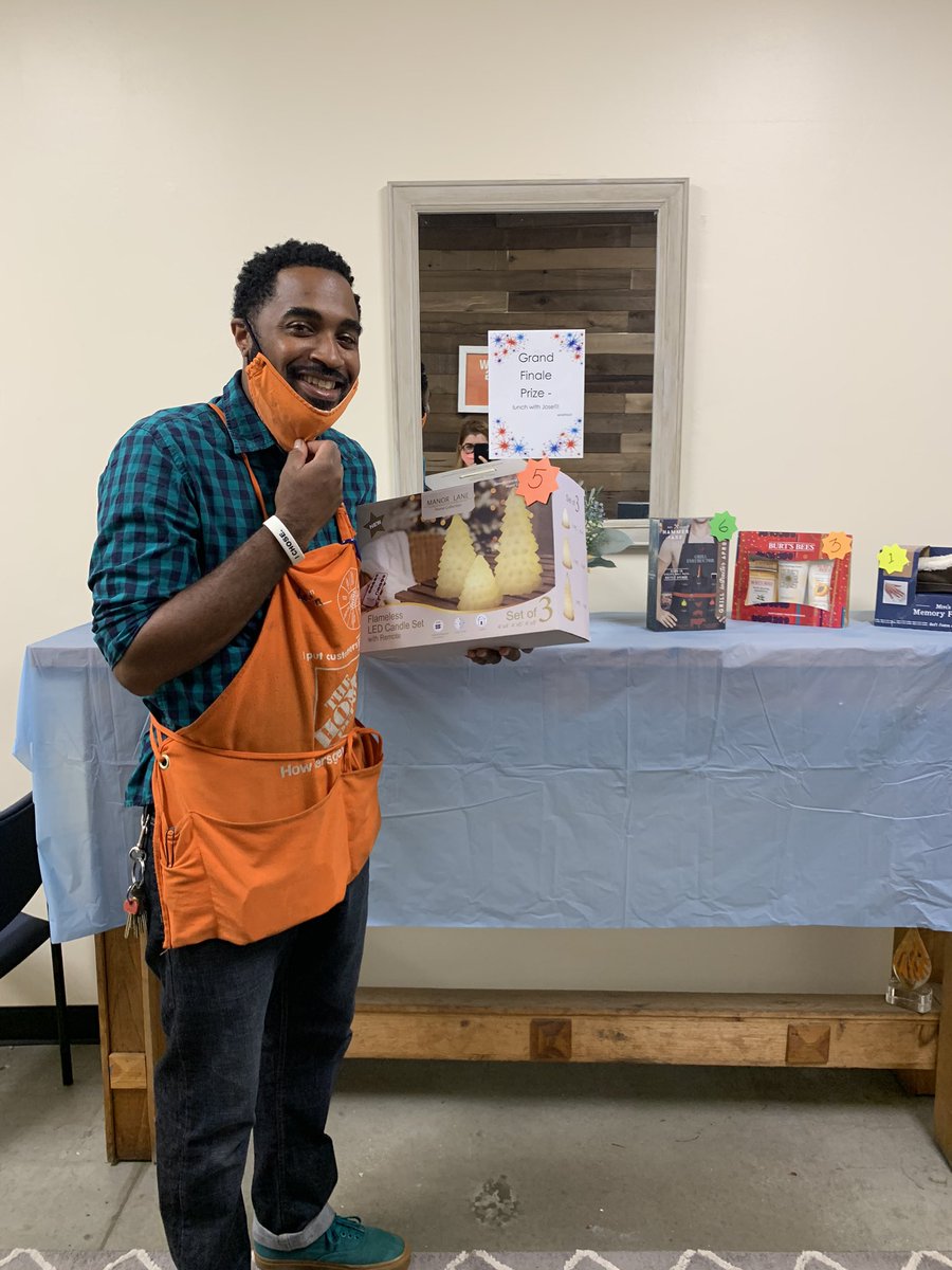OmyThd's tweet photo. Woohoo for Kelvin, the first winner of the day!!!!π #1755 #associaterecognitionweek @jhiltonthd @JoseJim52583503 https://t.co/EbZbzP21kE