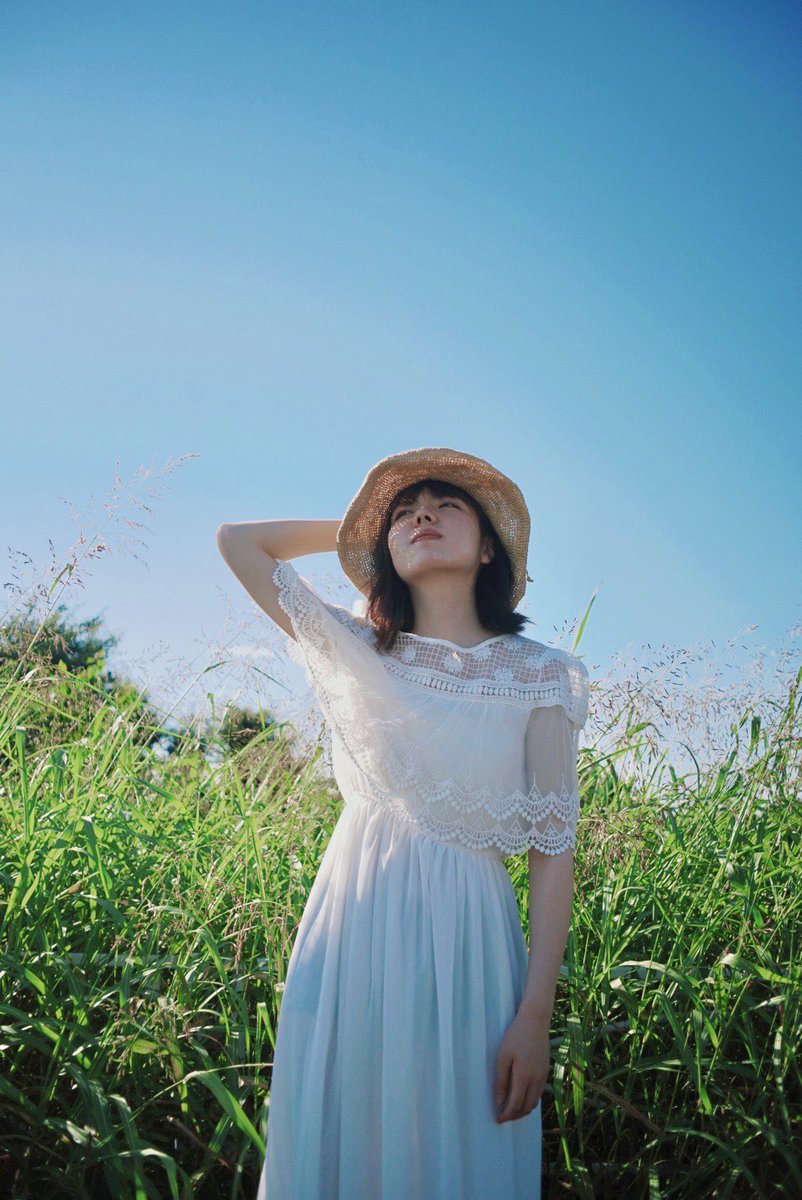 Photoli 5 13 木 に本がでます 風になびいてふわっと広がる 涼し気な白色のワンピース 夏との相性は抜群だと思います 白ワンピ 夏 青空 白ワンピ 夏 海 白ワンピ 夏 水中 などなど 組み合わせ方はいろいろあります ぜひ白ワンピと一緒に夏 Photoli 5 13 木 に本がでます 風になびいてふわっと広がる 涼し気な白色のワンピース 夏との相性は抜群だと思います 白ワンピ 夏 青空 白ワンピ 夏 海 白ワンピ 夏 水中 などなど 組み合わせ方はいろいろあります ぜひ白ワンピと一緒に夏