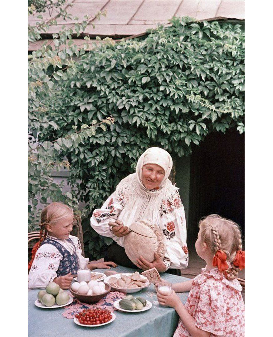 Бабушки в деревнях Советская