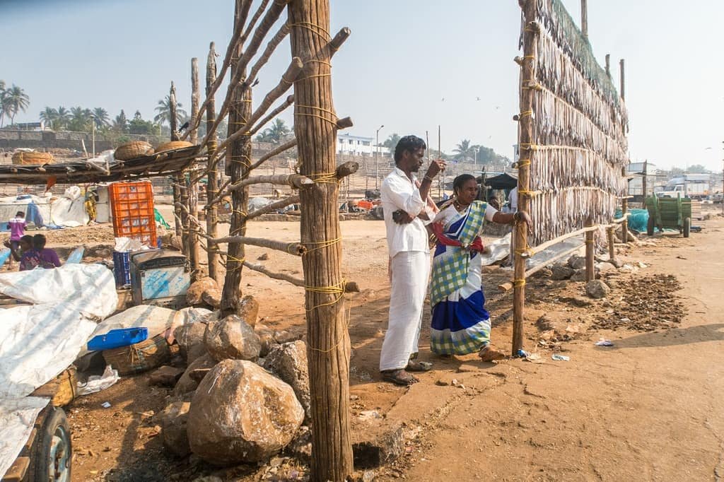 #MumbaiTideLine with @SloganMurugan  Day 1 of 7.

Cities inland eat up agriculture land as they grow. But Mumbai’s fishing villages depend on the sea and have managed to retain their livelihoods, until now.

#fishingvillage #livelihood #artisanalfishing