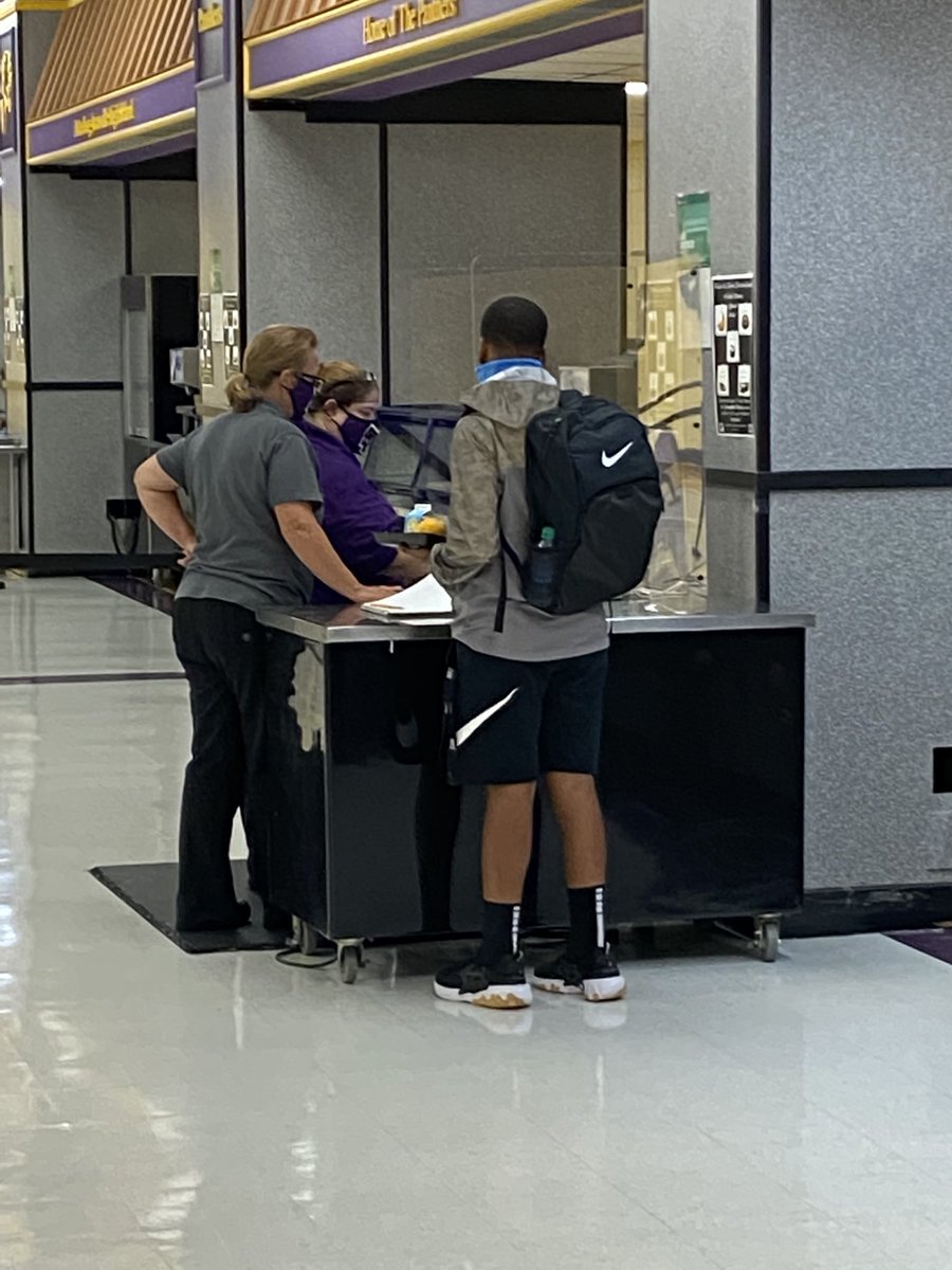 Students at Batesburg-Leesville High School return to campus to start the 2020-21 school year. Thankful for our dedicated teachers and staff. Great to be a Panther.
