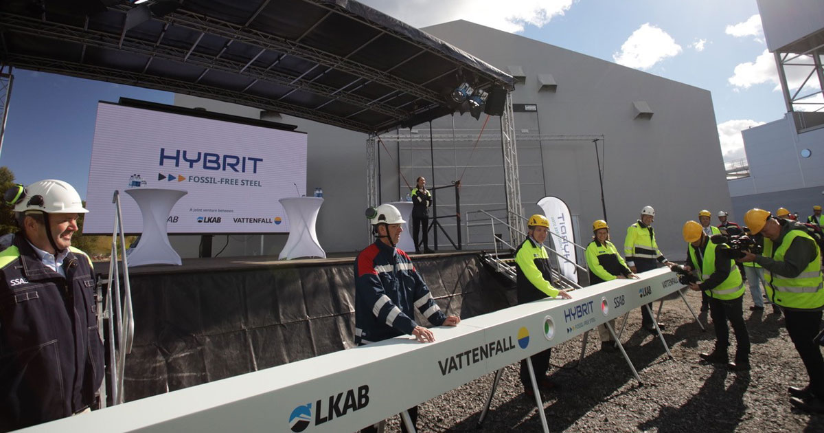 The #HYBRIT pilot plant has now officially been started up in Luleå, Sweden by <a href="/SwedishPM/">Ulf Kristersson</a> Stefan Löfven, together with DPM <a href="/IsabellaLovin/">Isabella Lövin 🌻</a> and the CEOs of SSAB, LKAB and Vattenfall. Our journey toward being first in #FossilFreeSteel moves ahead! Read more: bit.ly/3bePJdm