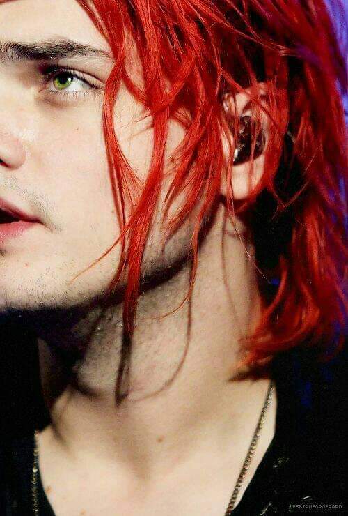thread where i& #39;m adding a pic of gerard everytime i& #39;m listening to "dont try" (which is a lot)