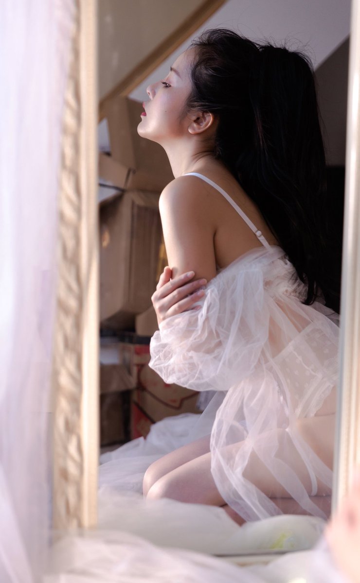 suyanyanayi's tweet photo. 原来孤独感全是那个人带给你的！

自己拍摄自己做模特自己修图，太不容易了给个赞哦 https://t.co/RHitO7EoMm