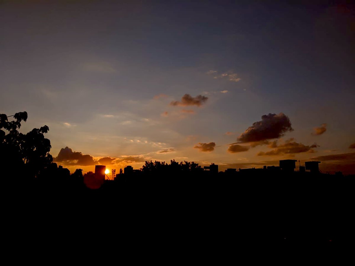 spoonsoflavour's tweet photo. Mother Nature doesn’t needs a filter.💞😍
.
#SpoonsOfFlavour #TeamPixel #CanSeeInTheDark #Dusk 

@GoogleIndia @madebygoogle @SoDelhi @instagram @TwitterIndia https://t.co/KlzrvUK3eq