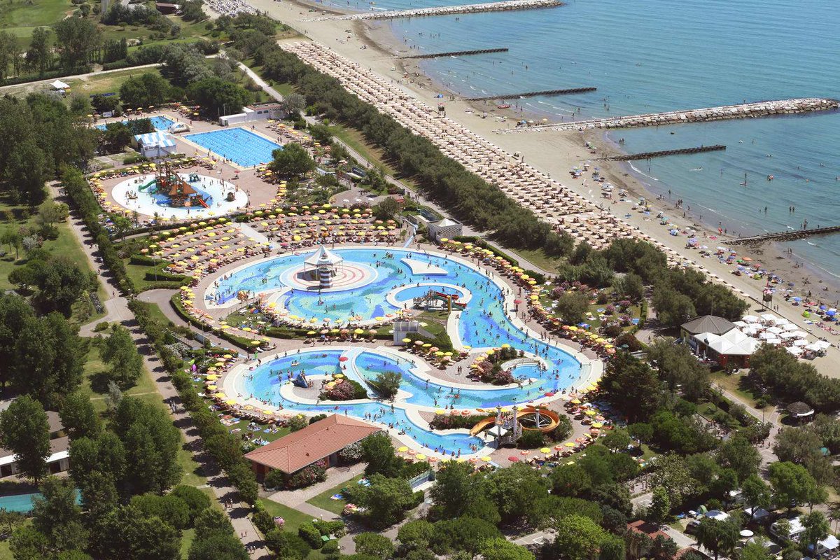 Il Centro Vacanze &amp; Golf Pra' delle Torri è ideale per una vacanza in ampi spazi verdi affacciata sul mare. Piazzole di varia dimensione, alloggi, case mobili e albergo offrono vasta scelta, e danno accesso al parco acquatico e altri innumerevoli servizi. 
ow.ly/94j150BcqNw