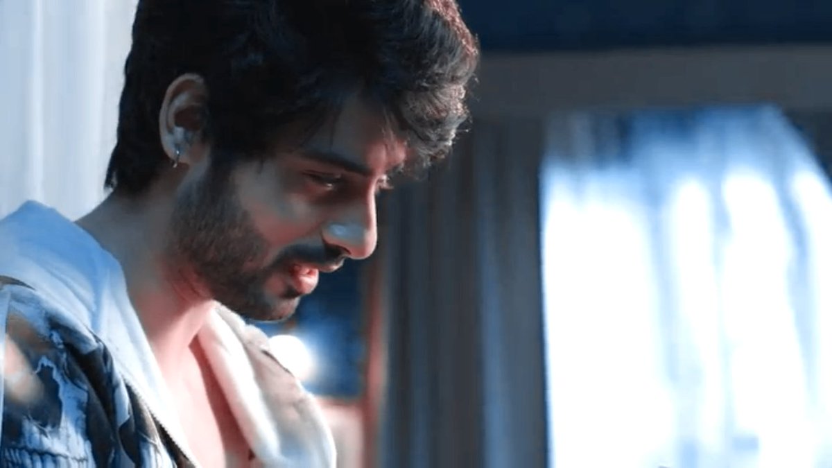 It was so endearing to watch Ru cherishing & reminiscing the moments with a smile on his face where Preesha& #39;s presence made a beautiful difference while going through Rajeev& #39;s words written in the diary which he apparently feels were for Preesha though they were for Mahima.