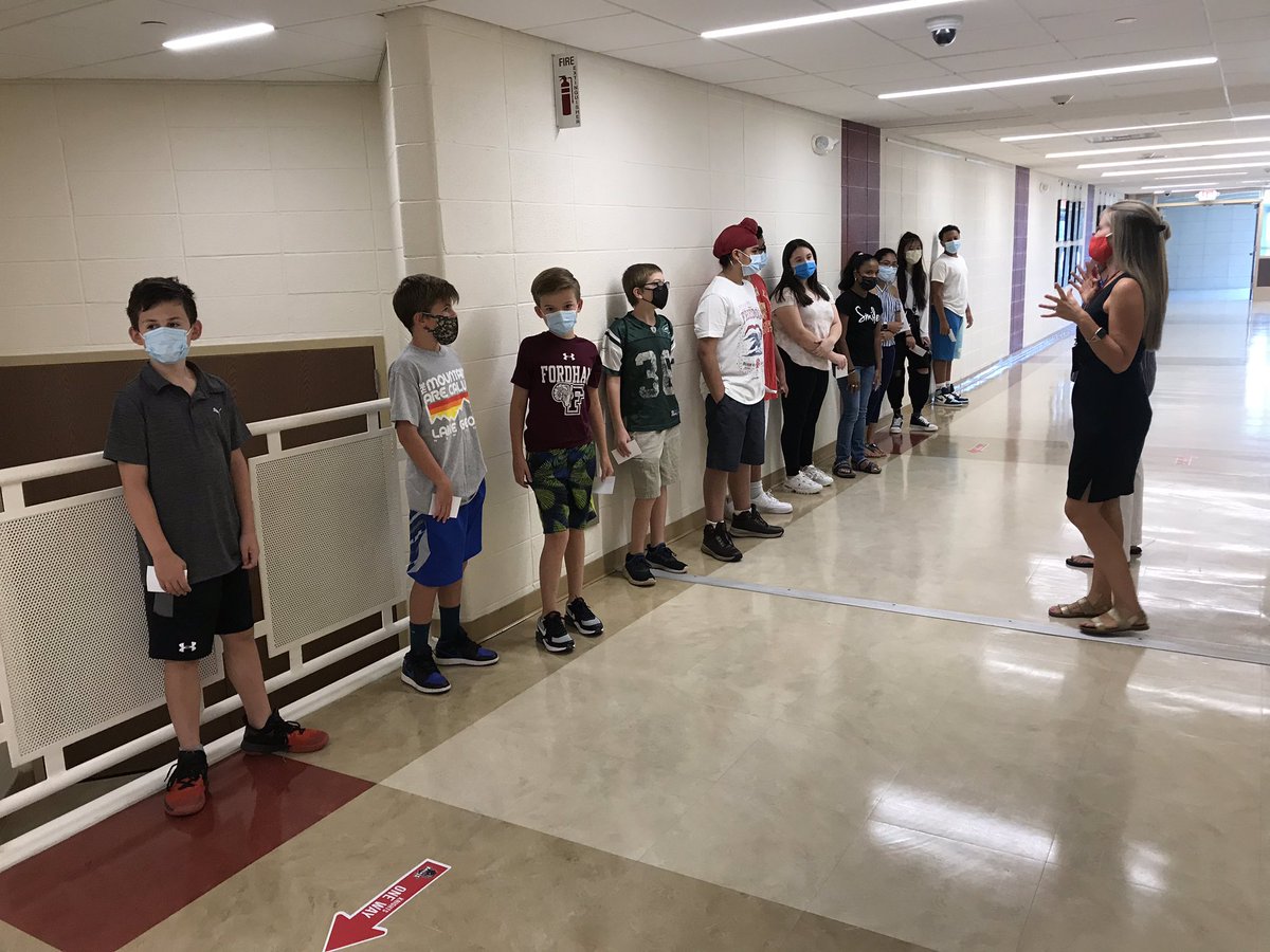 gmdammassa's tweet photo. Welcome, Class of 2026! Floral Park Memorial and your class advisors, Mr. Arochas and Ms. Campagna are excited to welcome you to our FPM family! https://t.co/k83krR7nD2
