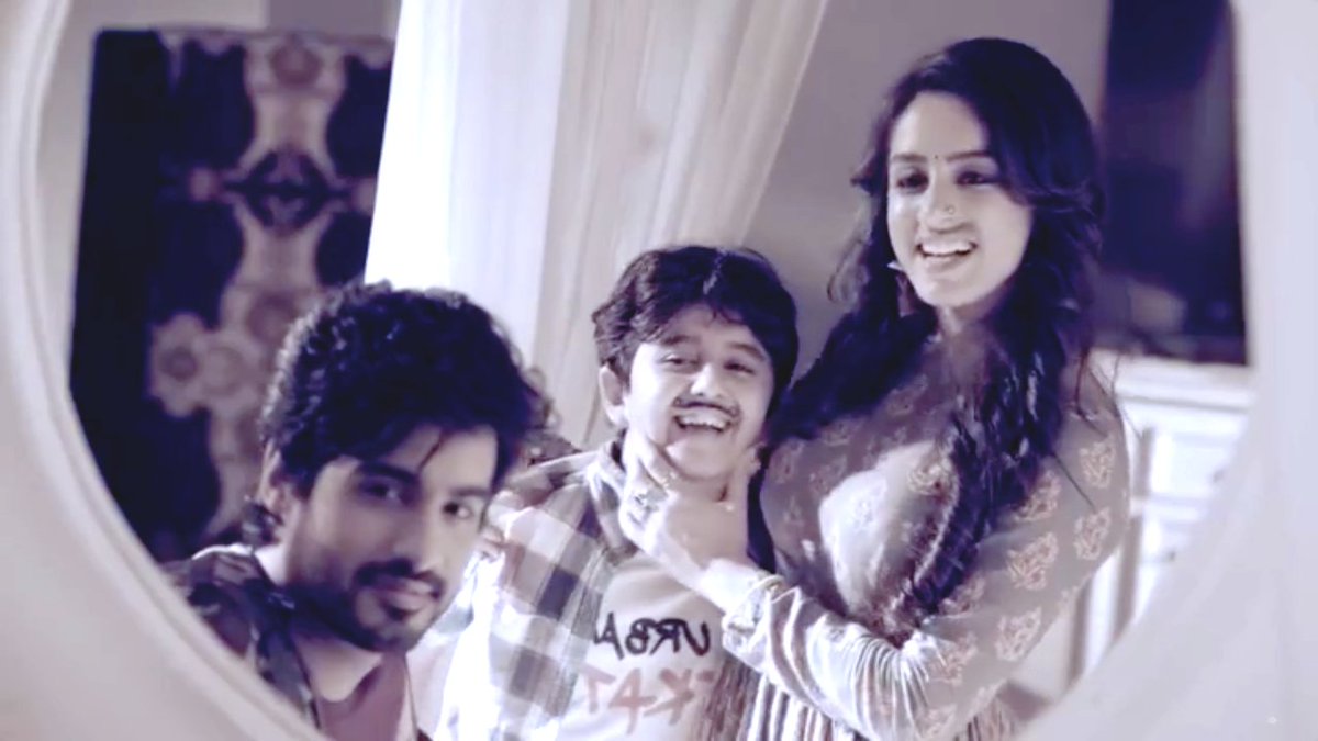 The cutest and my favorite family which needs to be protected at all costs  #YehHaiChahatein  #RuSha