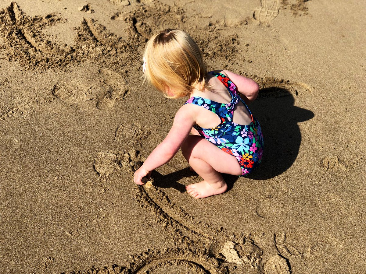 MrsAEYFS's tweet photo. Our happy place 💙🌊 Sandy toes, salty air and sunshine. So much learning, not a toy in sight. #Yorkshire #OutdoorLearning #EYTwitterTagTeam #EYTagTeam #ToddlerLife #Under2s https://t.co/KXetyTOiIT