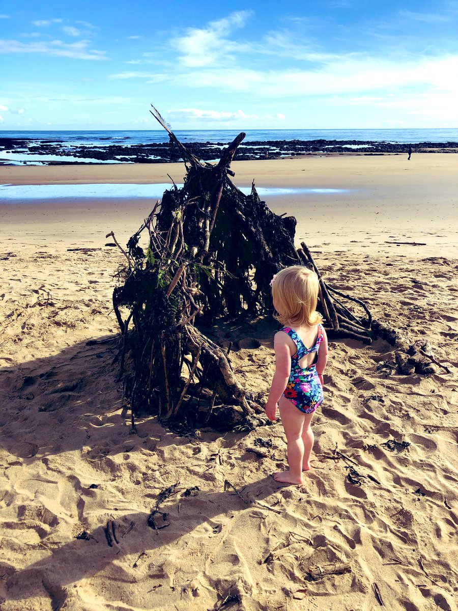 MrsAEYFS's tweet photo. Our happy place 💙🌊 Sandy toes, salty air and sunshine. So much learning, not a toy in sight. #Yorkshire #OutdoorLearning #EYTwitterTagTeam #EYTagTeam #ToddlerLife #Under2s https://t.co/KXetyTOiIT
