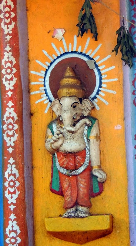 3. Gokarna MahaGanapathy Temple, Gokarna -  #KarnatakaThe temple has a rare standing Ganesha, 5 feet (1.5 m) tall and two-handed; on his head is a small depression, which is said to be a mark of Ravana’s fury. http://bit.ly/3lH30k7  #GanpatiBappaMorya @anushankarn