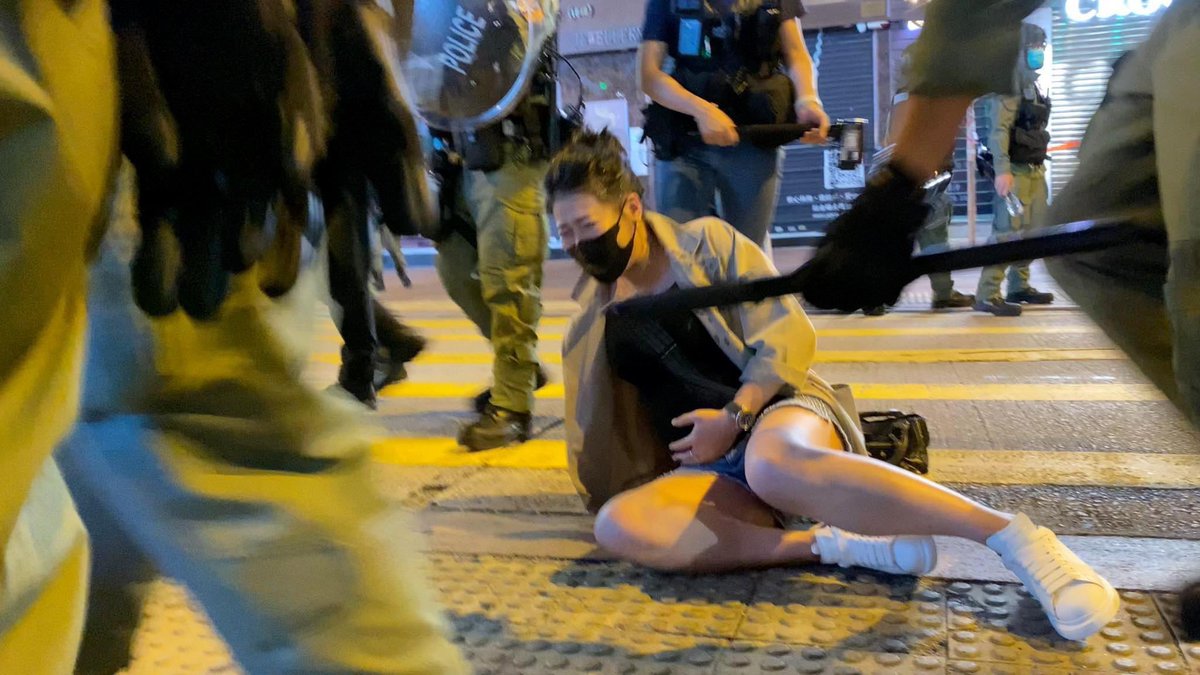 ronnie_yeung's tweet photo. #831PrinceEdwardAttack anniversary now at Prince Edward， the #HKPolice pushed down a pregnant woman and her husband was very angry.  The police then used pepper spray to prevent reporters from interviewing!

Photo by Studio Incendo (CC BY 4.0)

#HKPoliceState #hkpoliceforce https://t.co/Rrp7NBYhJt