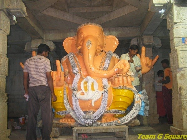 5. Gulur, Tumkur District - BangaloreThe unique tradition of hand sculpting a huge idol of Lord Ganesha with locally available materials and worshiping him ardently makes Gulur worth a visit, surely more than once. http://bit.ly/3lH30k7  #GaneshChaturthi  #GanpatiBappaMorya