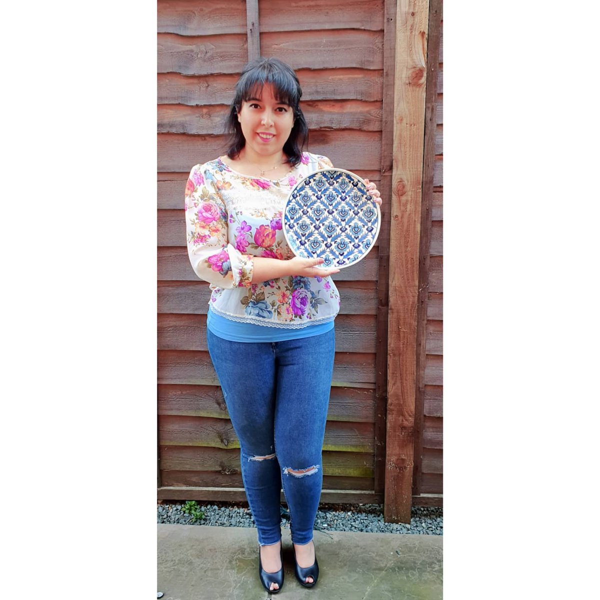 NagihanSeymour's tweet photo. ☁️ A busy September is coming. I have lots of to announce soon but in the meantime if you would like to join my Babanakkas Workshop, please send a message or check mypage
#ceramicpainting #ceramics #delftblue #cobaltblue
#blueobsession #bluelove #homedecor #wallhanging #wallart https://t.co/84lXIGpukr