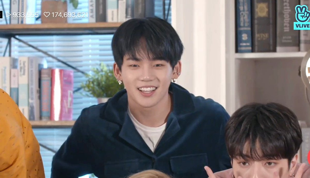 Hyunsuk's genuine smile is everything! 

🔗vlive.tv/video/209542

#TREASURE #트레저 #トレジャー #최현석 #CHOIHYUNSUK <a href="/treasuremembers/">TREASURE</a>