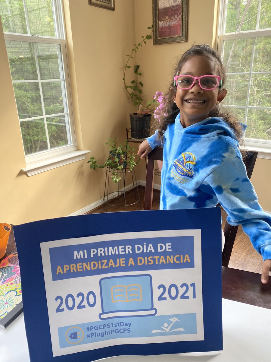 Rae1908's tweet image. The girls are excited and ready for the 1st day of school! @OFSIS_PTA  @OverlookFullSp1 @pgcps @PGCPSImmersion #PGCPS1stDay #PlugInPGCPS