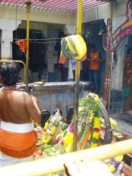 6. Ekadasha Swayambu Ganapathis of Shenbakkam, VelloreOriginally called Swayampakkam, referring to the Swayambu Ganeshas, the place is currently called Shenbakkam. http://bit.ly/3lH30k7  #GaneshChaturthi  #GanpatiBappaMorya