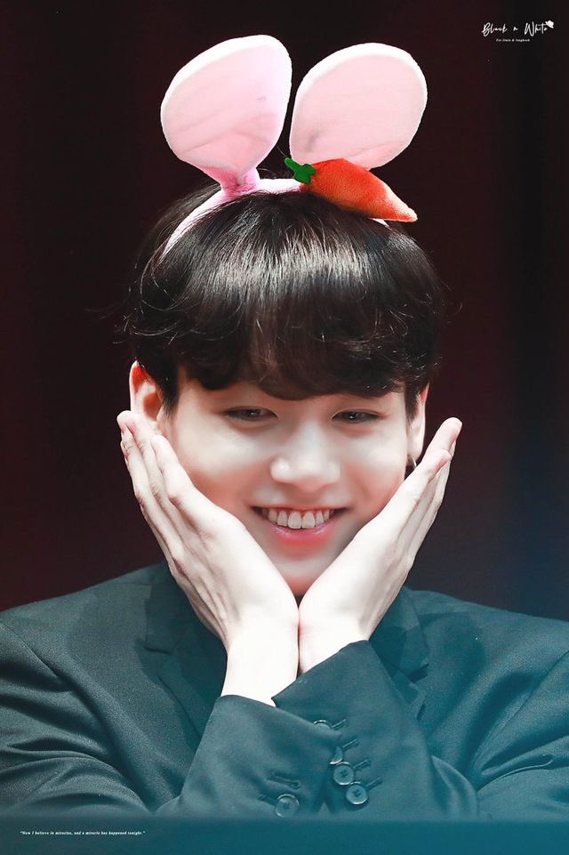   #jungkook’s heart warming smile; a thread: