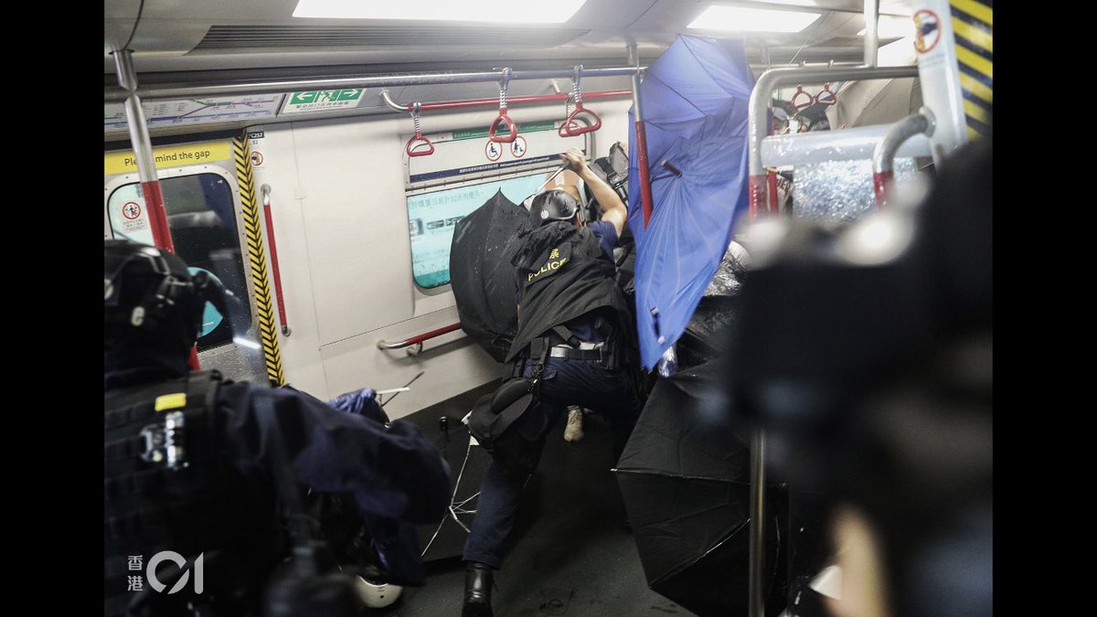 YyHker's tweet photo. @lukedepulford @hkpoliceforce After one year,#HKPoliceBrutality is getting worse.
#HongKong gov allow police to indiscriminately attack citizens even though the pregnant women and kid.
That’s why #Hongkonger still fight for #freedom.

#831PrinceEdward #standwithHongKong https://t.co/emt9b2UEDQ