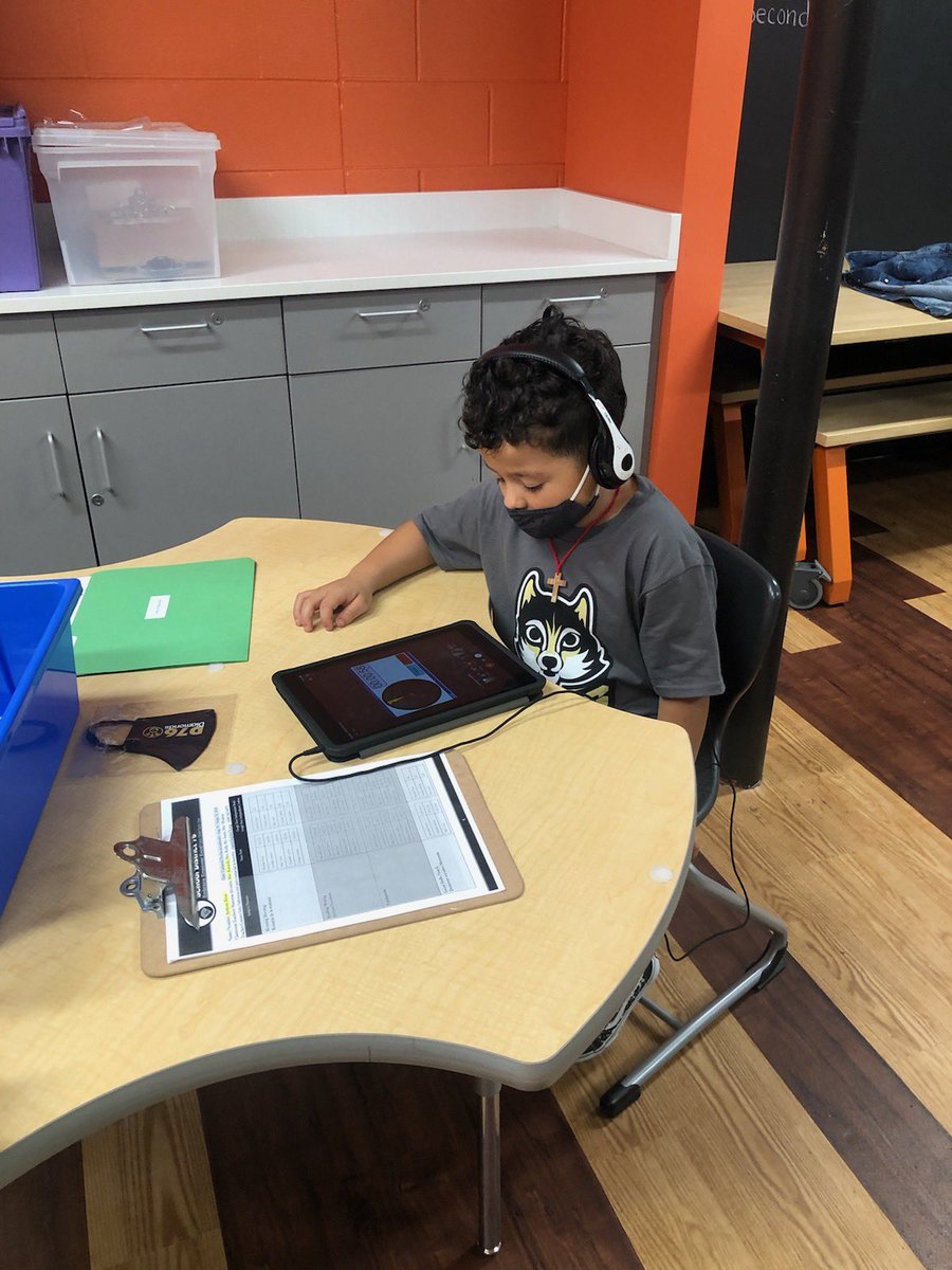 bsharmalewis's tweet image. 1st day of school ⁦@DLDistrict76 looks different, feels the same w/our amazing #D76Diamonds students and staff 🙏🏼♥️⁩⁦⁦SPARKLE ON💎 @linktohansen⁩ ⁦@Kurt_Preble⁩ ⁦@jfredericks10⁩ ⁦@brandonpederson⁩ ⁦@DoleBlake⁩ ⁦@themrcunningham⁩