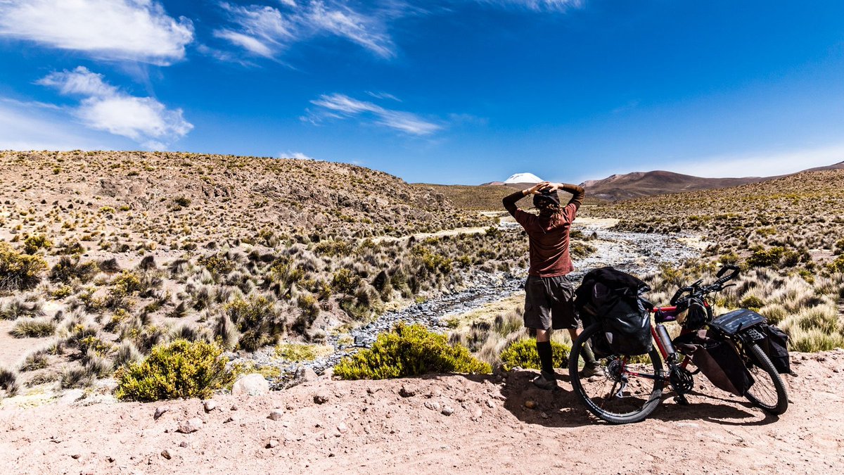 Ma i veri viaggiatori sono solo quelli
che partono per partire;
cuori leggeri come mongolfiere
non sfuggono mai al destino,
e senza sapere perché,
dicono sempre: Andiamo! 
#viaggio #wanderlust #amarsi #scrittori #libridiviaggio