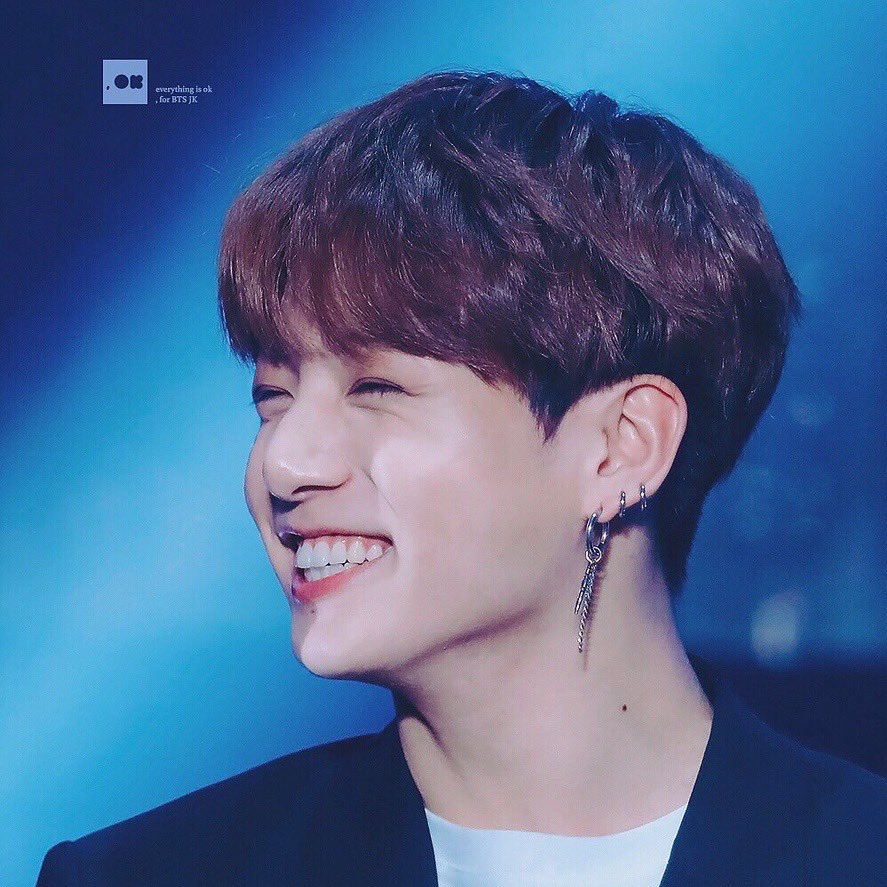 Happybirthday ❤︎︎❤︎︎❤︎︎
素敵な笑顔をいつもありがと❤︎︎
早く会える日を待っています🐰❤︎︎

#HAPPYJKDAY 
#정국생일축하해
#언제까지나_정국이와_StillWithYou
#JUNGKOOK