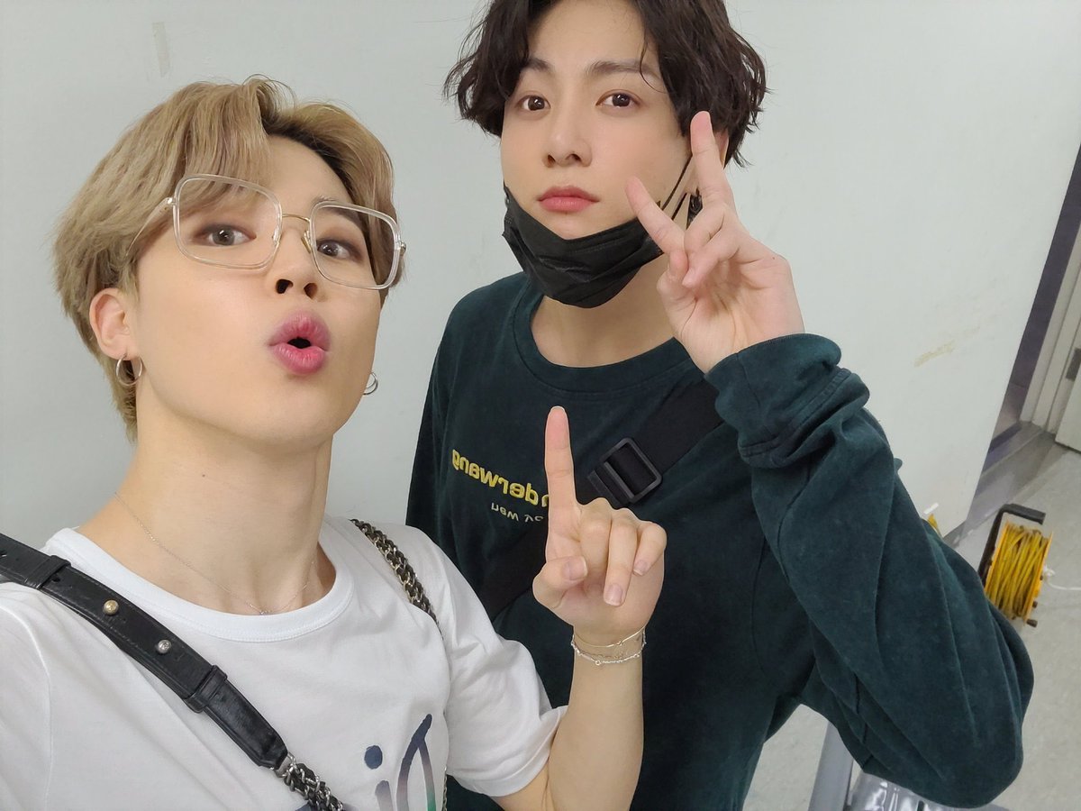 minsugacheonye's tweet photo. @BTS_twt ☁️ TRAD

Feliz cumpleaños número 24, Jungkook
Hyung te ama 

#JIMIN
#정국생일ㅊㅋ https://t.co/k4T2aFgHZU
