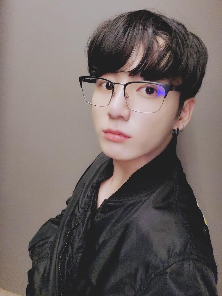 Jungkook with spectacles 