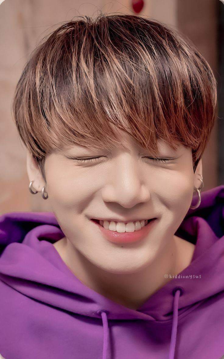 Janavi15733044's tweet photo. Happy birthday jungkook. #Kookieday #bdayboy #BTS #its12. Ding dong its 12 in korea. Happy birthday jungkook @BTS_twt https://t.co/E83gB4UVzm