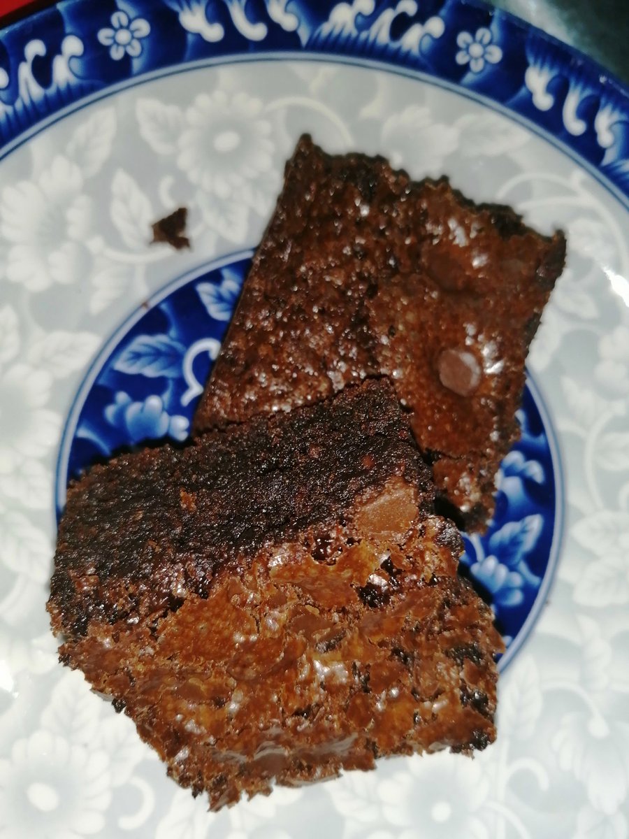 AnGeL092173's tweet photo. #natashaskitchen
My yummy fudgy brownies... https://t.co/B9uSpb05iO