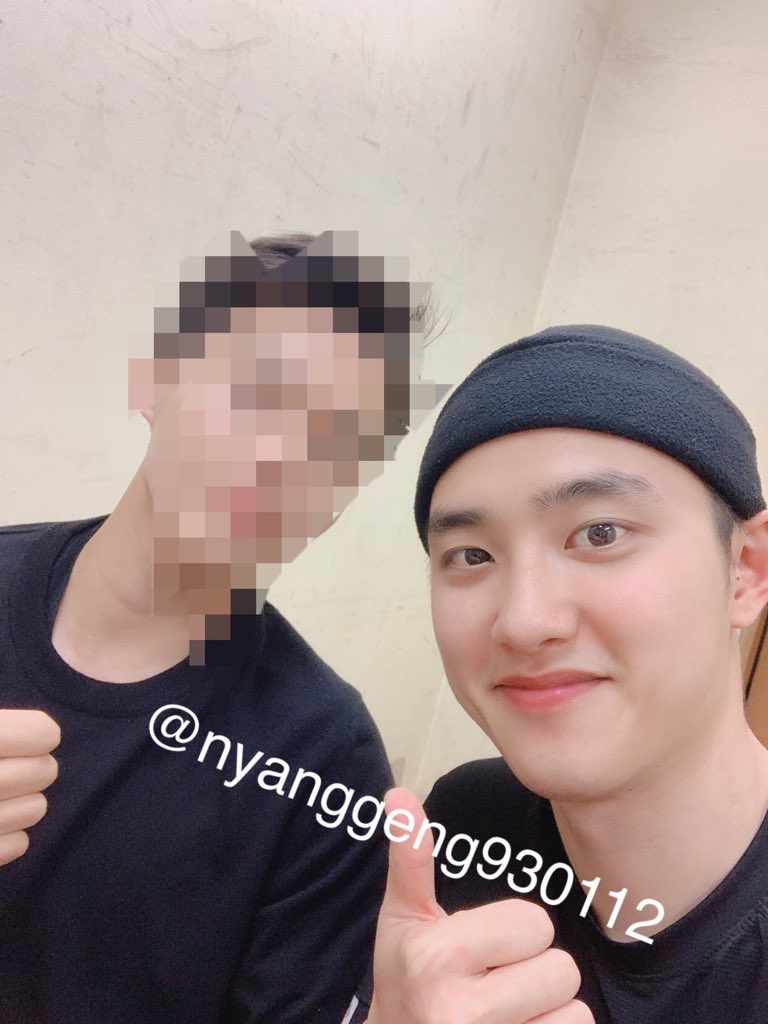 A THREAD OF KYUNGSOO BUT IT’S THE SAME PHOTO ⊙♡⊙ :