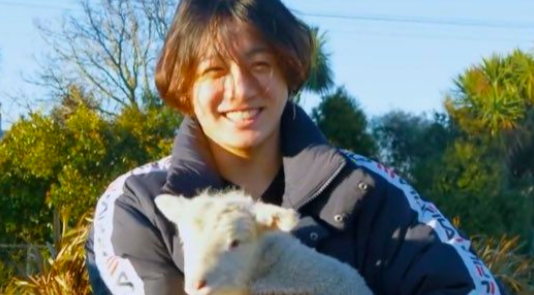 .·:* jungkook smiling *:·.     ↬ a thread