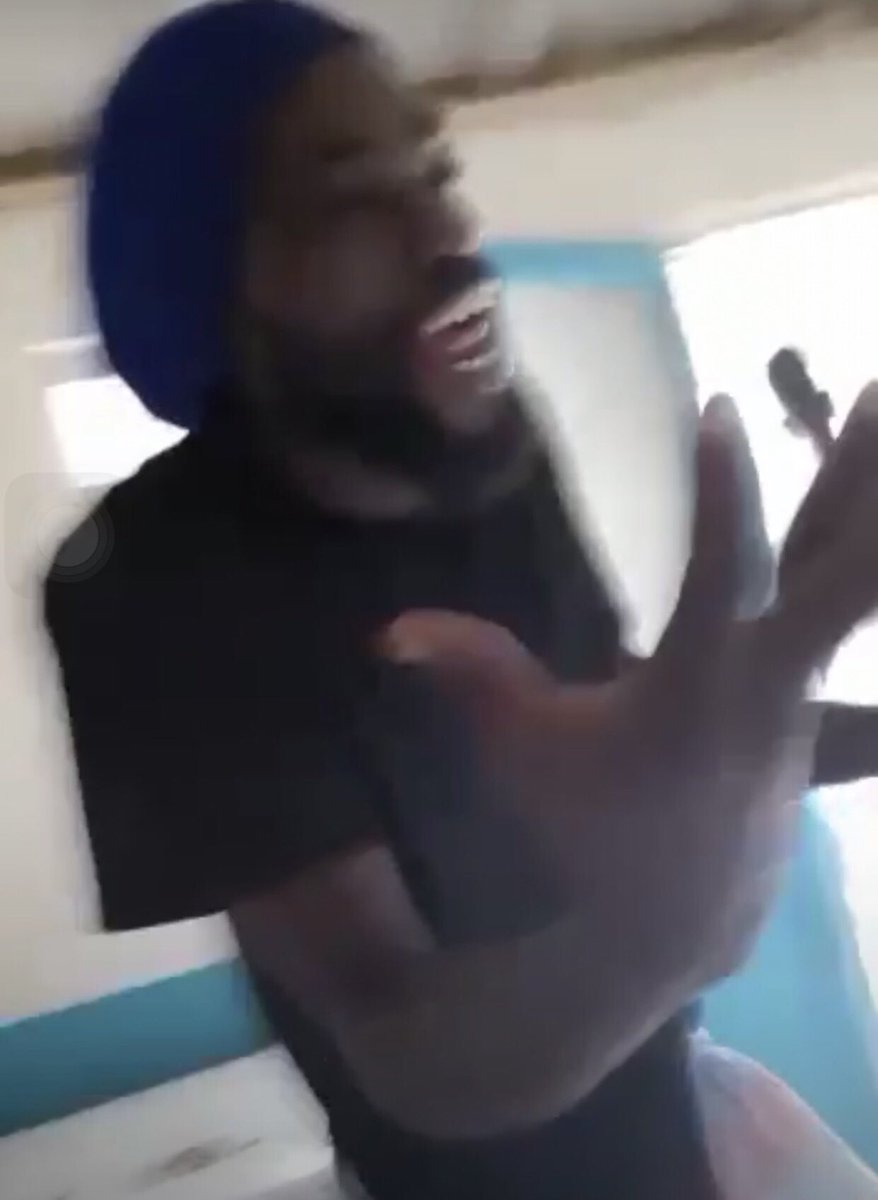 TrycelleBailey's tweet photo. The devil on the first day of 2020 knowing the earth about to be fucked:
#jamicantwitter https://t.co/yliTwlWx0Y
