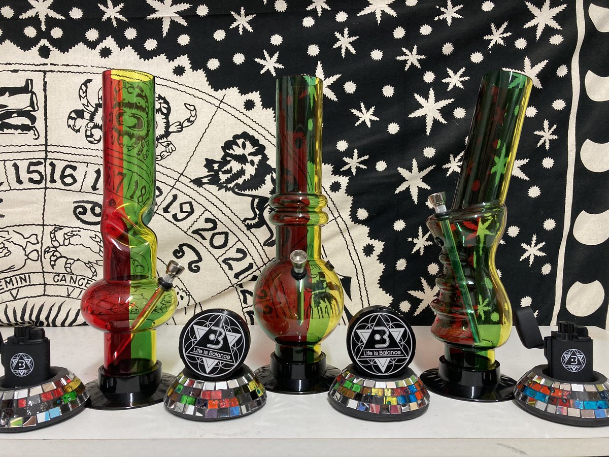 New special edition acrylic Rasta bongs are now in. Ready to accept some red, gold n green in your life? 🤔