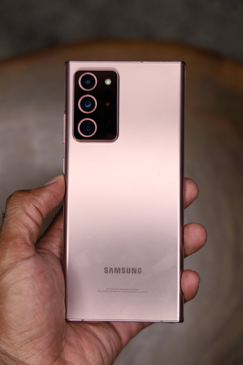 Loving the look of the #GalaxyNote20Ultra Mystic Bronze. #TeamGalaxy