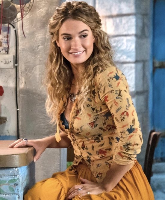 atleastimtryin's tweet photo. girls don’t want boys girls want lily james in mamma mia here we go again https://t.co/Nwx1ZZjbev