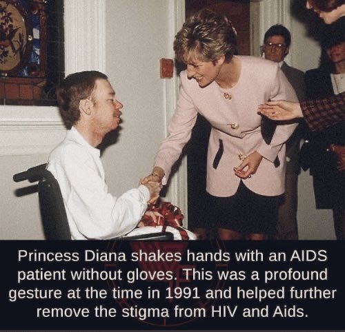 23 years ago, the world lost a true angel here on earth. Even after all of these years, the imprint #PrincessDiana’s beautiful soul left on this earth, still lives on. There will never be another like her...💜🙏🏼🇬🇧 #ThePeoplesPrincess #QueenOfHearts