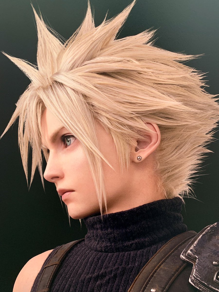 Since the  #FF7RxSkytree event has huge renders for each character on the walls, you can see finer details in the character costumes + designs.Here’s a thread of details you might not catch in official released images online, like Cloud’s skin pores and light arm hairs lol.