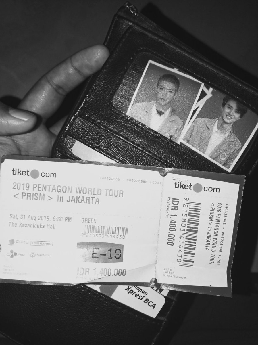daisycatttt's tweet photo. My first kpop concert #PrismInJKT. Thankyou @CUBE_PTG & universe π https://t.co/tXZ3J3qVdO