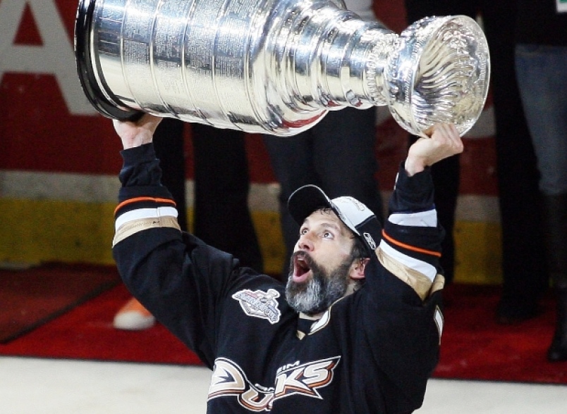 Happy Birthday today to 2012 inductee Scott Niedermayer! 