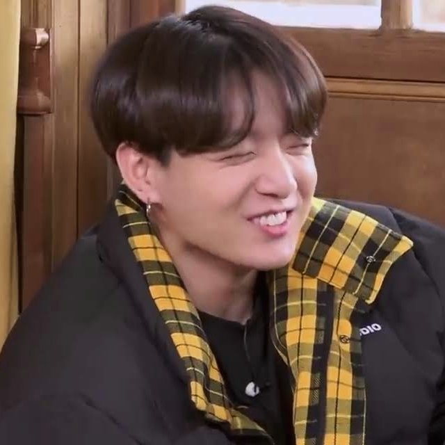 A thread of Jungkook smiling cuz why not?