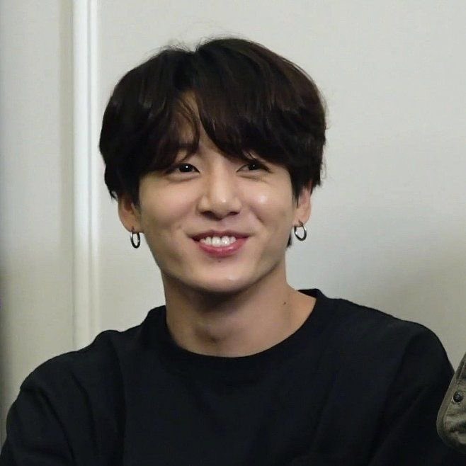 A thread of Jungkook smiling cuz why not?